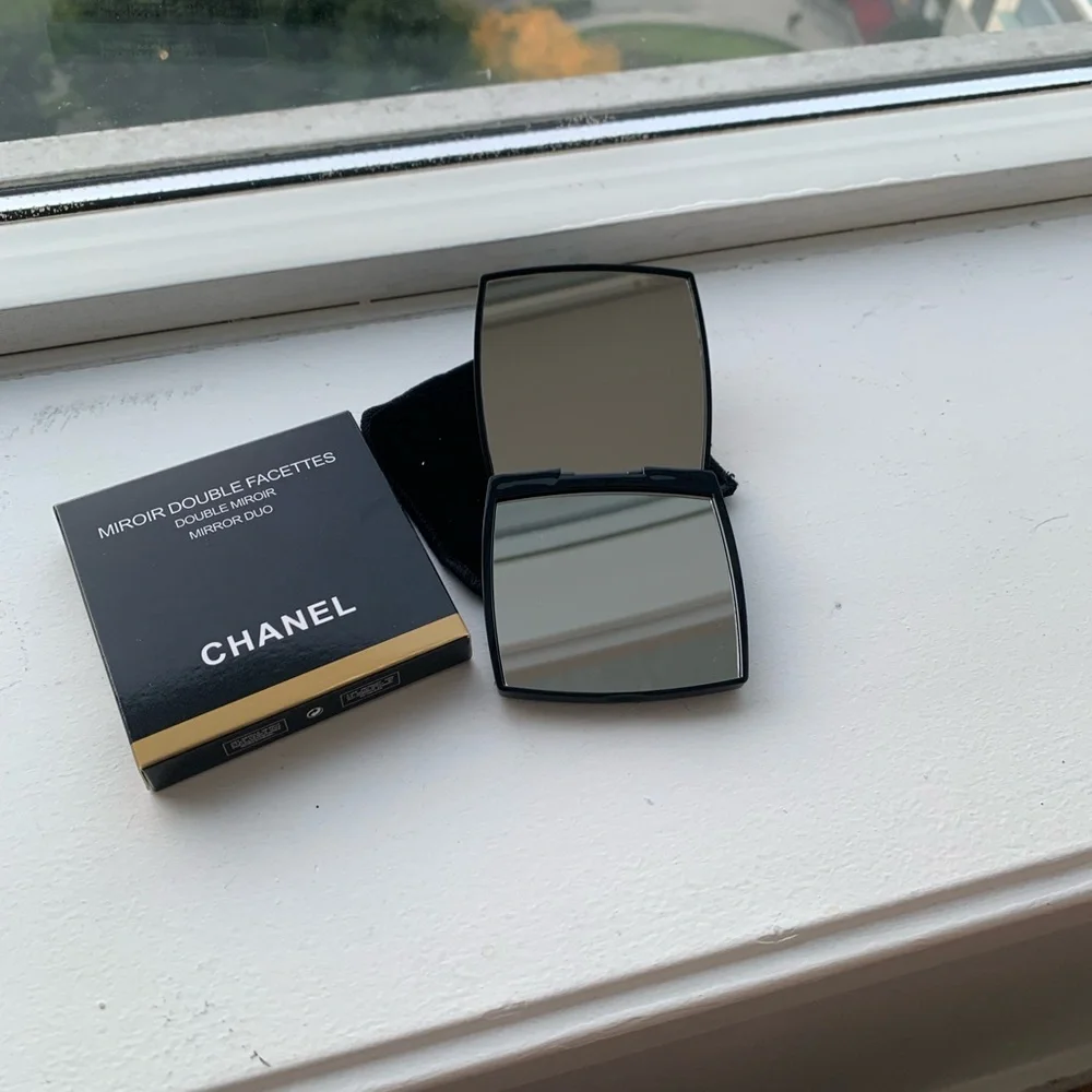 Chanel Compact Mirror - Picture 3 of 3